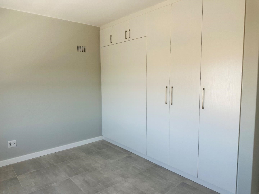 2 Bedroom Property for Sale in Oakdale Western Cape